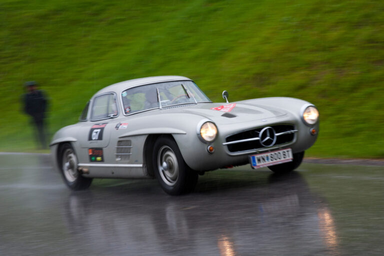 Merceds in den Österreichischen Alpen